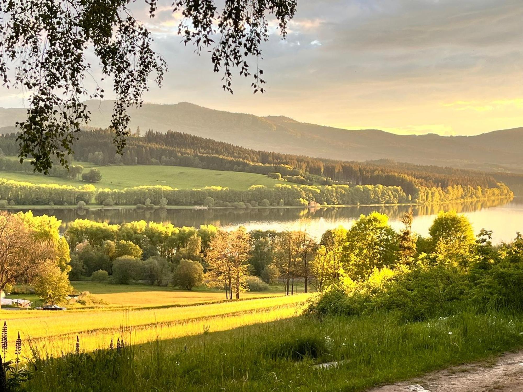 Chata Pod Houbovym Vrchem 2 Horní Planá Exteriör bild
